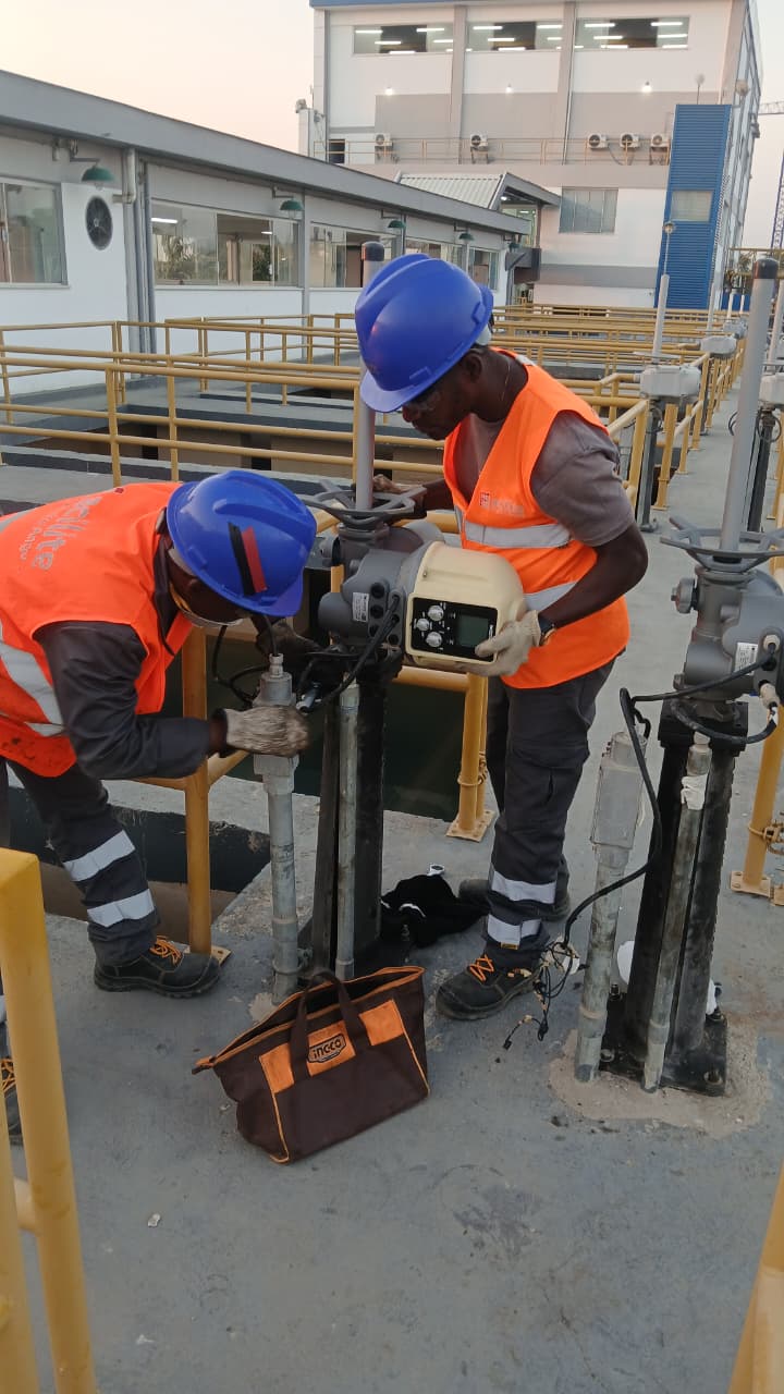 Equipe Facilite em obra – cliente ACQUA