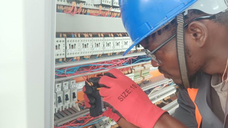 Equipe Facilite em obra – cliente ACQUA