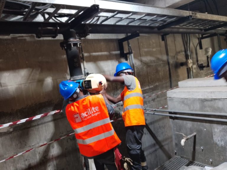 Equipe Facilite em obra – cliente ACQUA