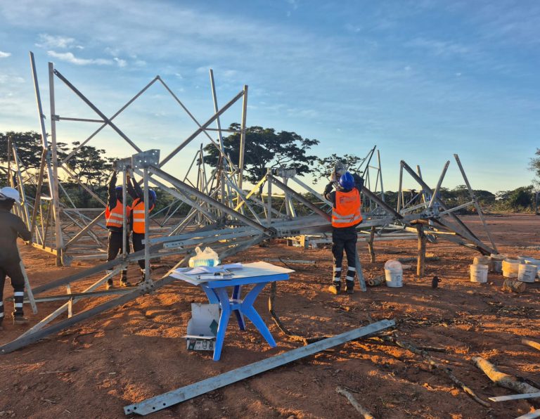 Equipe Facilite em obra – cliente KALPATARU