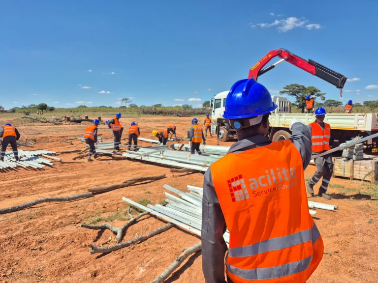 Equipe Facilite em obra – cliente KALPATARU